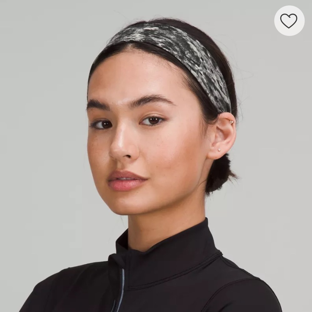Lululemon fly away tamer headband new